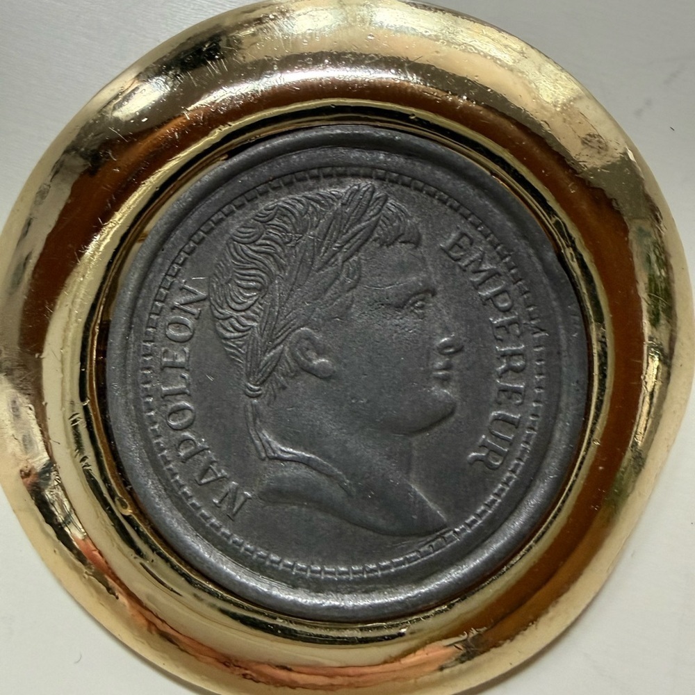 Vintage emperor Napoleon coin brooch pin scarf pin academia - Picture 2 of 4